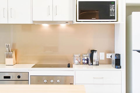 Stylish And Comfortable, Views Over Gouger St! - Accommodation Cooktown 7