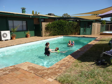 The Wine Vine Hotel - Accommodation Cooktown 11