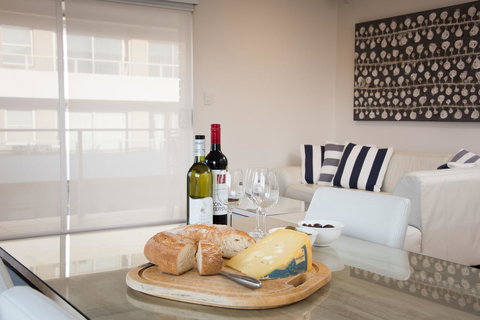 Stylish 3 Bedroom Beachview Apartment - Accommodation Cooktown 9
