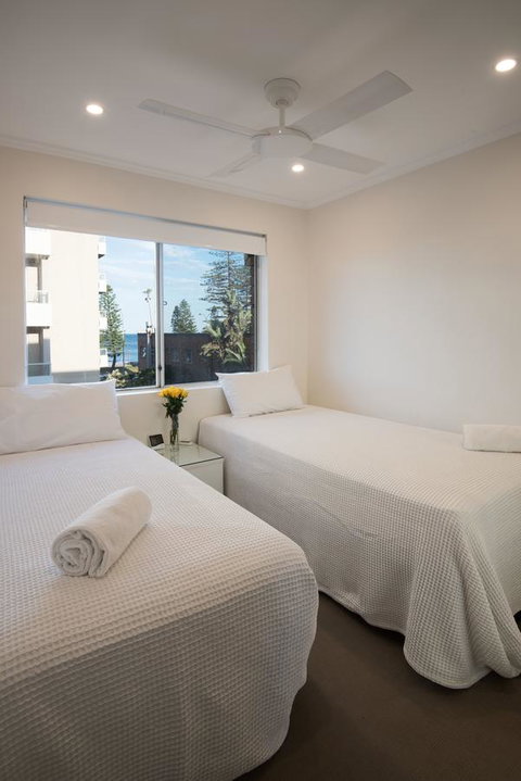 Stylish 3 Bedroom Beachview Apartment - Accommodation Cooktown 11