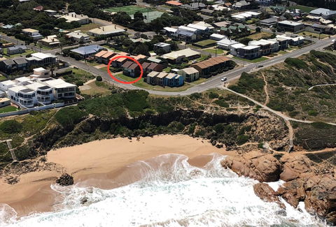 Southern Sands\' Beachfront Apartment - Accommodation Cooktown 15