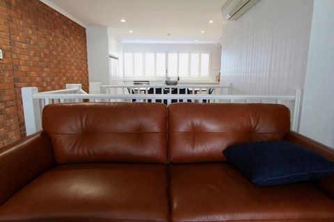 Southern Sands\' Beachfront Apartment - Accommodation Cooktown 6
