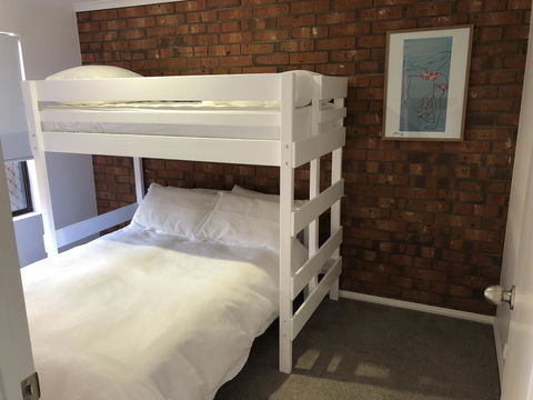 Southern Sands\' Beachfront Apartment - Accommodation Cooktown 14