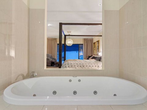 City-Barossa Gateway - Accommodation Cooktown 1