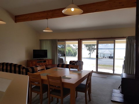 Barmera Lake Resort Motel - Accommodation Cooktown 6