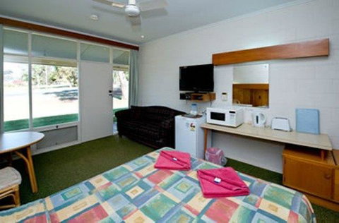 Barmera Lake Resort Motel - Accommodation Cooktown 15