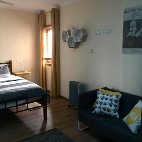 KI Dragonfly Guesthouse - Accommodation Cooktown 30