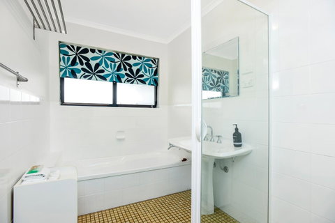 Red Door - Accommodation Cooktown 7