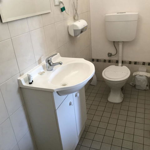 Travelway Motel - Accommodation Cooktown 1