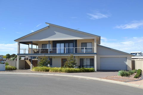 Gizmos Retreat - Accommodation Cooktown 0