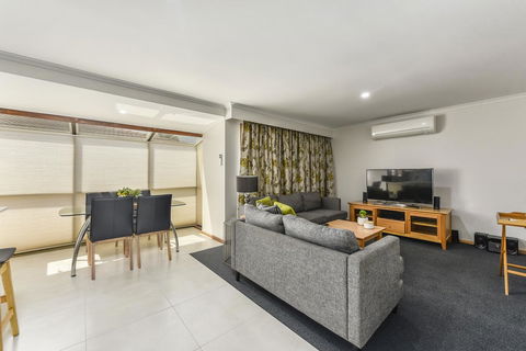 City Four Apartment - Accommodation Cooktown 2