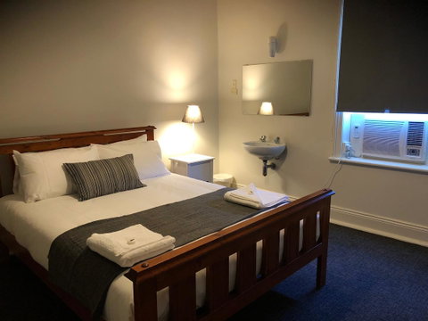 Cornwall Hotel - Accommodation Cooktown 17