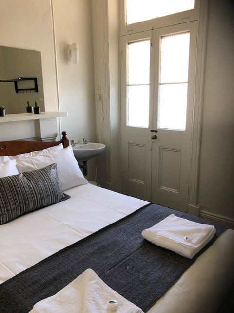 Cornwall Hotel - Accommodation Cooktown 7