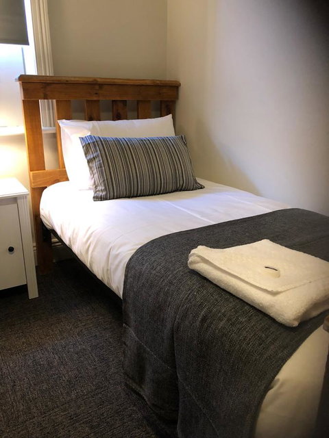 Cornwall Hotel - Accommodation Cooktown 12