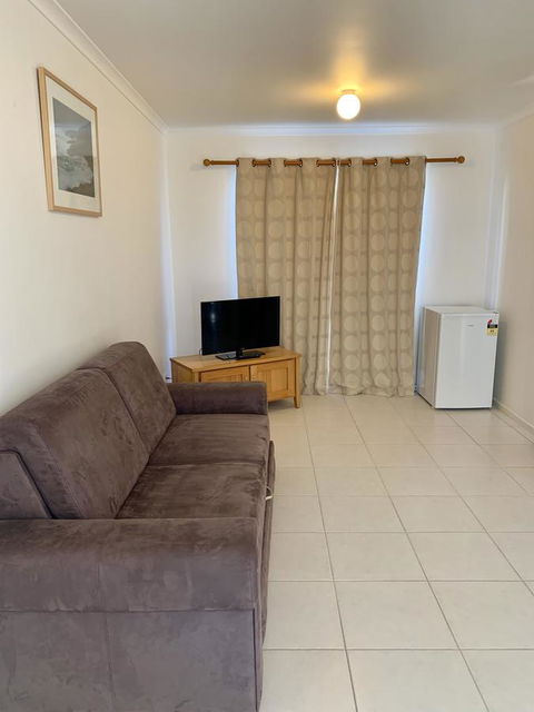 Bayview Beach House Apartment No 1 - Accommodation Cooktown 4