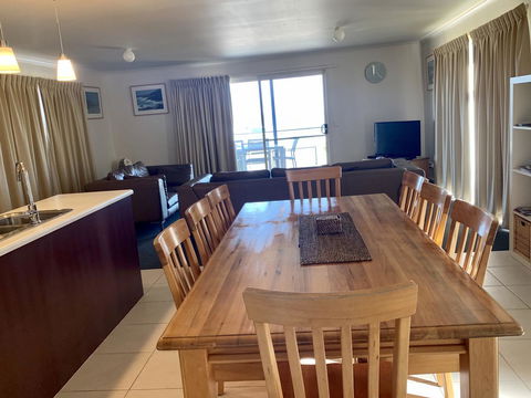 Bayview Beach House Apartment No 1 - Accommodation Cooktown 2
