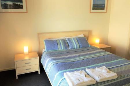 Bayview Beach House Apartment No 1 - Accommodation Cooktown 6