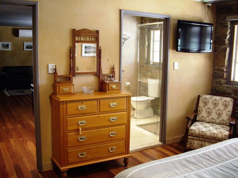 1860 Wine Country Cottages - Accommodation Cooktown 15