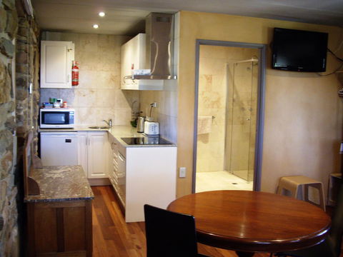 1860 Wine Country Cottages - Accommodation Cooktown 9