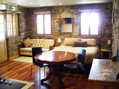1860 Wine Country Cottages - Accommodation Cooktown 10
