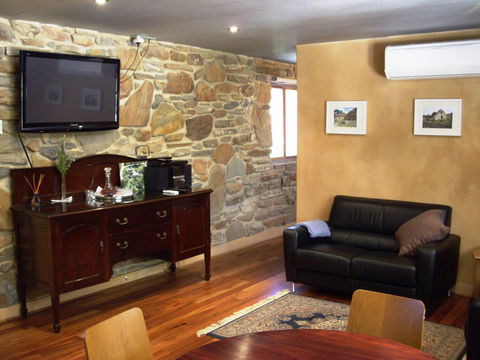 1860 Wine Country Cottages - Accommodation Cooktown 12