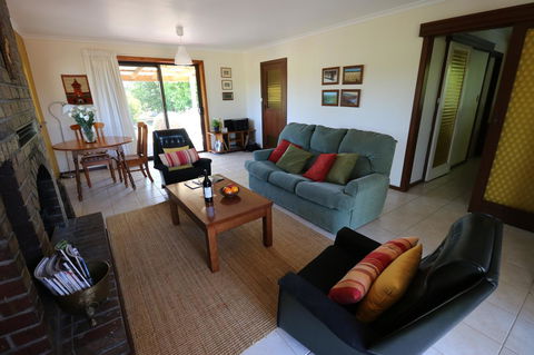 Linger Longer Vineyard - Accommodation Cooktown 3