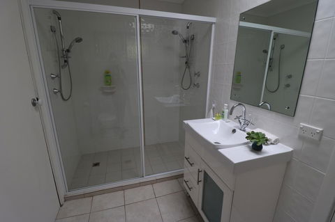 Linger Longer Vineyard - Accommodation Cooktown 9