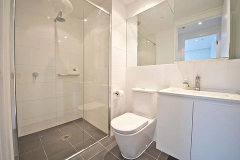Luxury City Apt With Pool, Gym, Spa, Netflix - Accommodation Cooktown 14