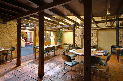 Victoria Hotel Strathalbyn - Accommodation Cooktown 12