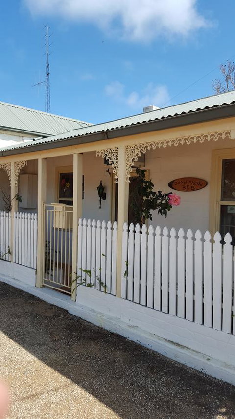 Cosy Nook - Accommodation Cooktown 0
