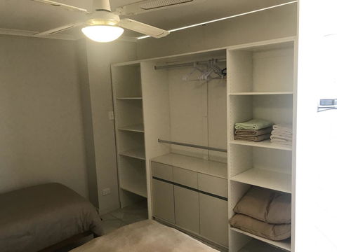 Beachside & Jetty View Apartment 6 - Captain\'s Apt - Accommodation Cooktown 3