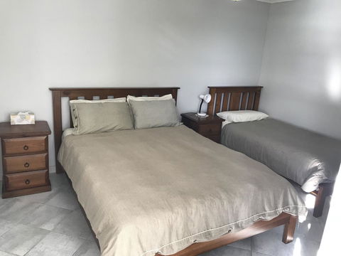 Beachside & Jetty View Apartment 6 - Captain\'s Apt - Accommodation Cooktown 25