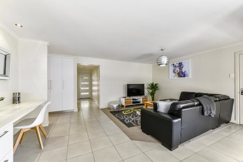 City Fringe Apartment B, Mount Gambier - Accommodation Cooktown 8