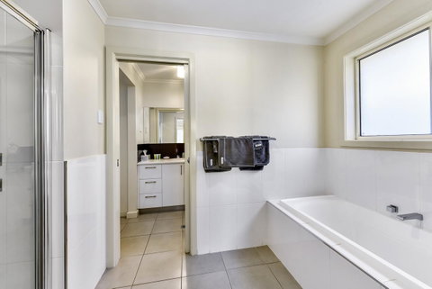City Fringe Apartment B, Mount Gambier - Accommodation Cooktown 9