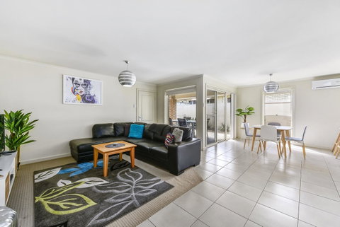 City Fringe Apartment B, Mount Gambier - Accommodation Cooktown 4