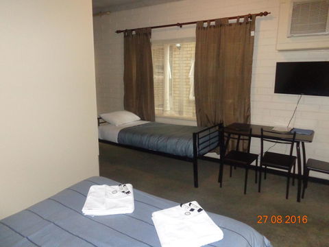 Adelaide Backpackers And Travellers Inn - Accommodation Cooktown 14