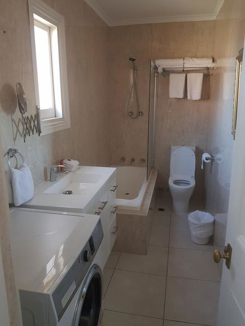 Hammond Apartments - Accommodation Cooktown 10