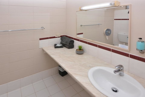 Motel Poinsettia - Accommodation Cooktown 11