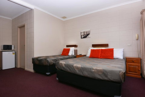 Motel Poinsettia - Accommodation Cooktown 4