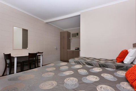 Motel Poinsettia - Accommodation Cooktown 18