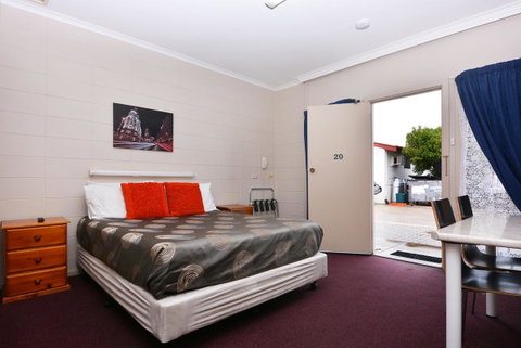 Motel Poinsettia - Accommodation Cooktown 3