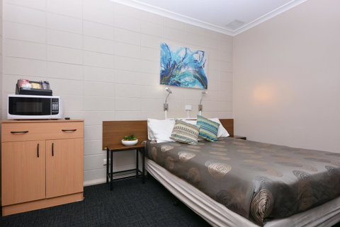 Motel Poinsettia - Accommodation Cooktown 26