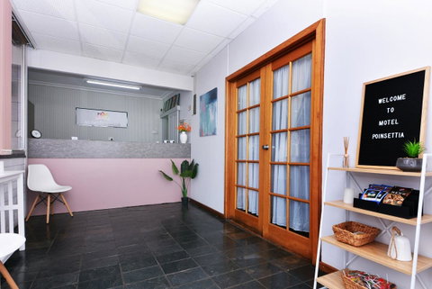 Motel Poinsettia - Accommodation Cooktown 1