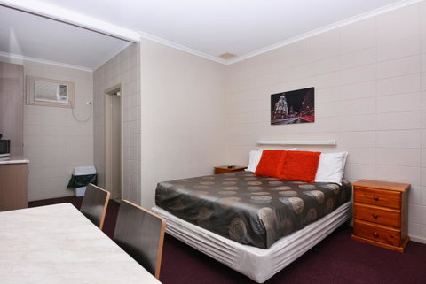 Motel Poinsettia - Accommodation Cooktown 14