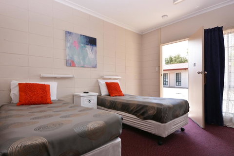 Motel Poinsettia - Accommodation Cooktown 30