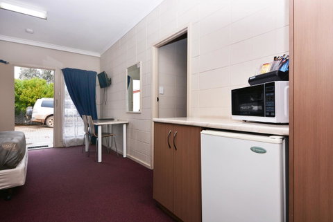 Motel Poinsettia - Accommodation Cooktown 15