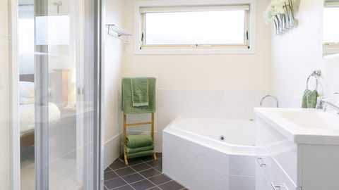 One Tree Bed And Breakfast - Accommodation Cooktown 9