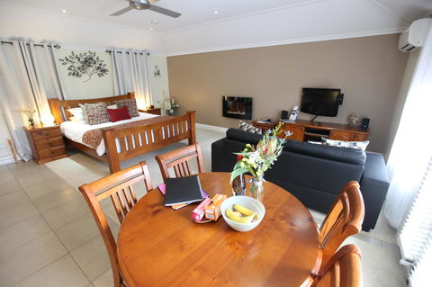 One Tree Bed And Breakfast - Accommodation Cooktown 16