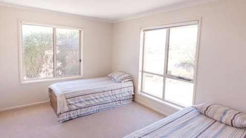 Golfers Paradise (18th Tee) - 52 Huntingdale Drive - Accommodation Cooktown 1