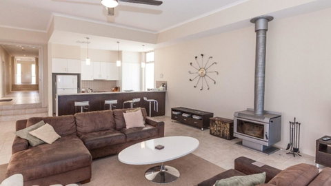 Golfers Paradise (18th Tee) - 52 Huntingdale Drive - Accommodation Cooktown 18